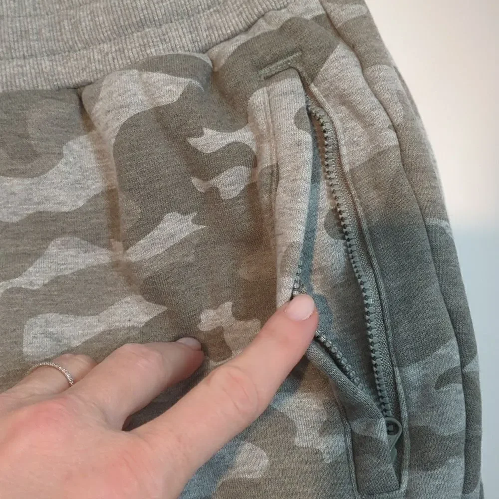 NEW JOHNNIE-O men's trainer camo jogger in gray